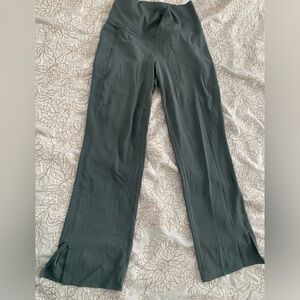 Athleta Bali Green transcend stash straight leg pant (legging)